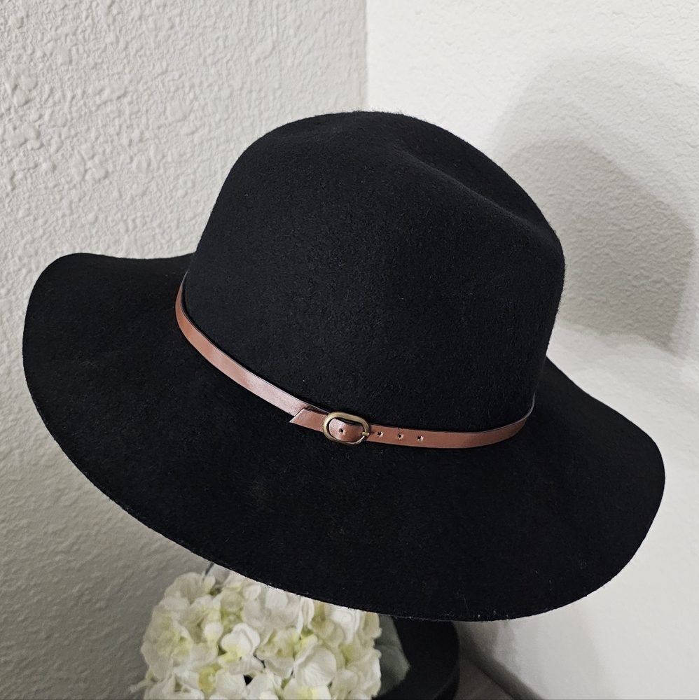 Hinge Wide Brim Felt Hat